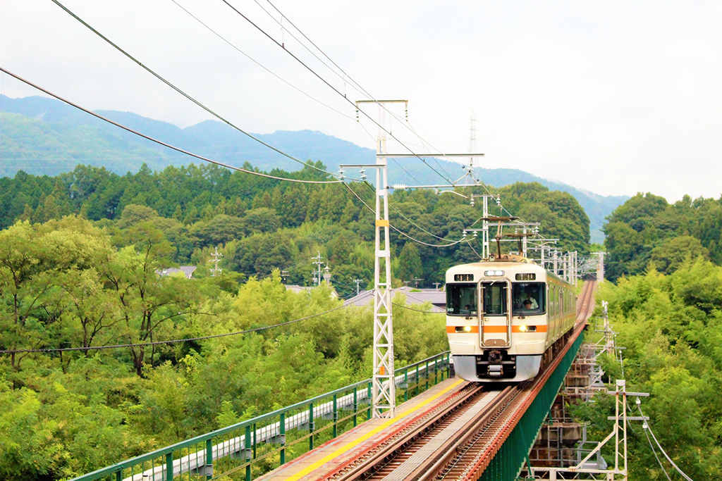 走った階段と、待ってくれた電車