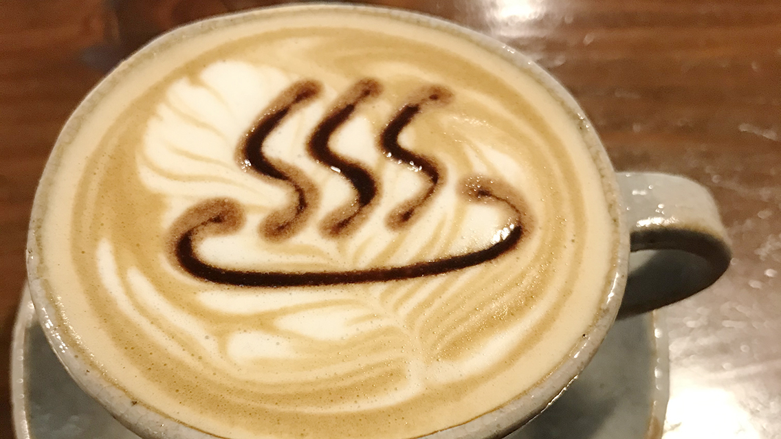 ひとり時間のカフェラテ