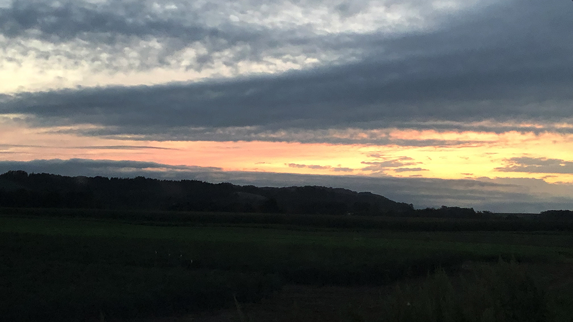 日がくれるのが早くなった空